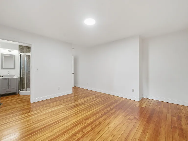 87 Floral St #1 — Photo 12