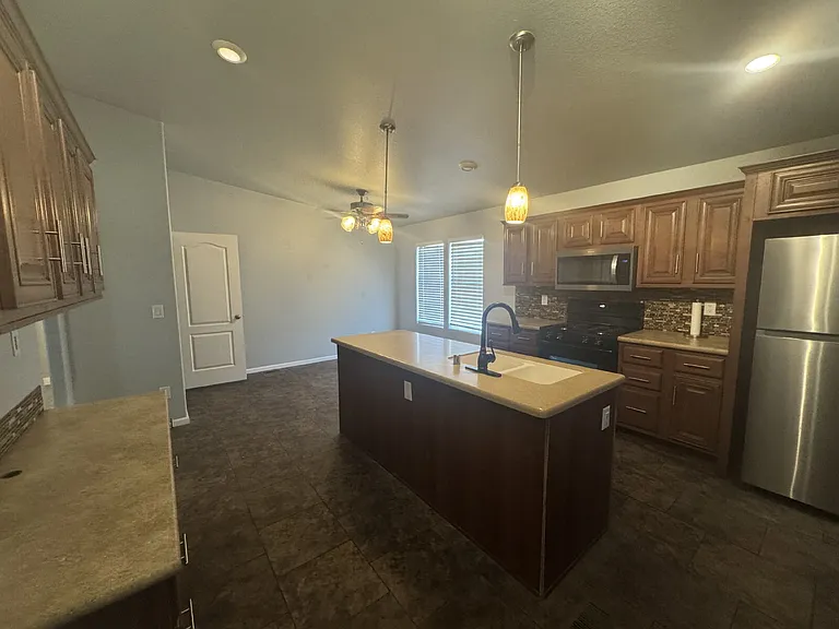 6253 Mount Rainier Ave — Photo 4