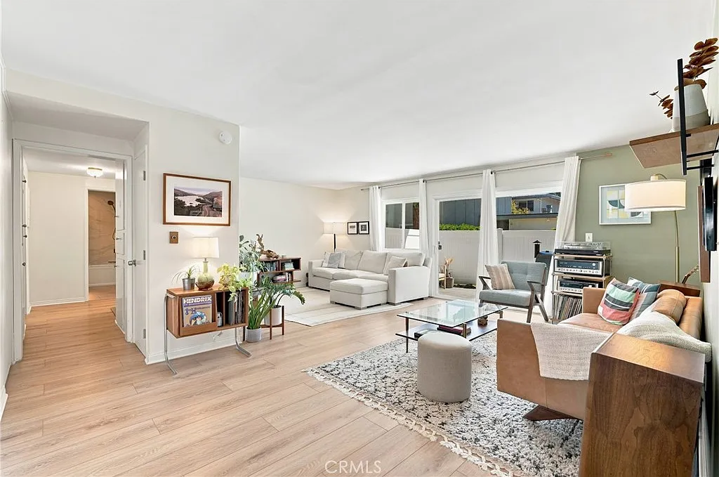 2 bed, 1250 sqft, $3,650 — Photo 3