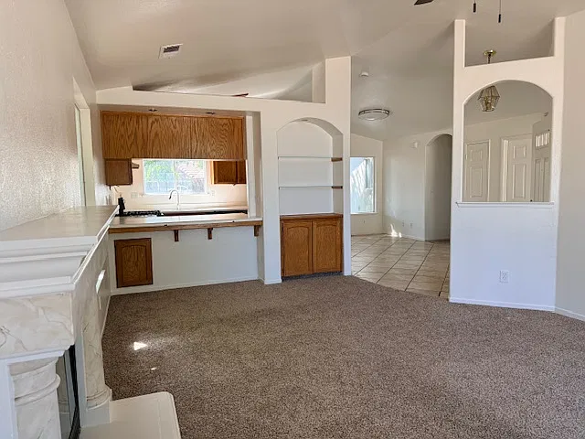 3 bed, 1401 sqft, $1,895 — Photo 2