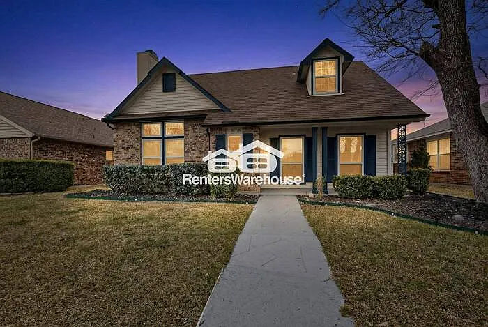 1818 Indian Creek Ct — Photo 1