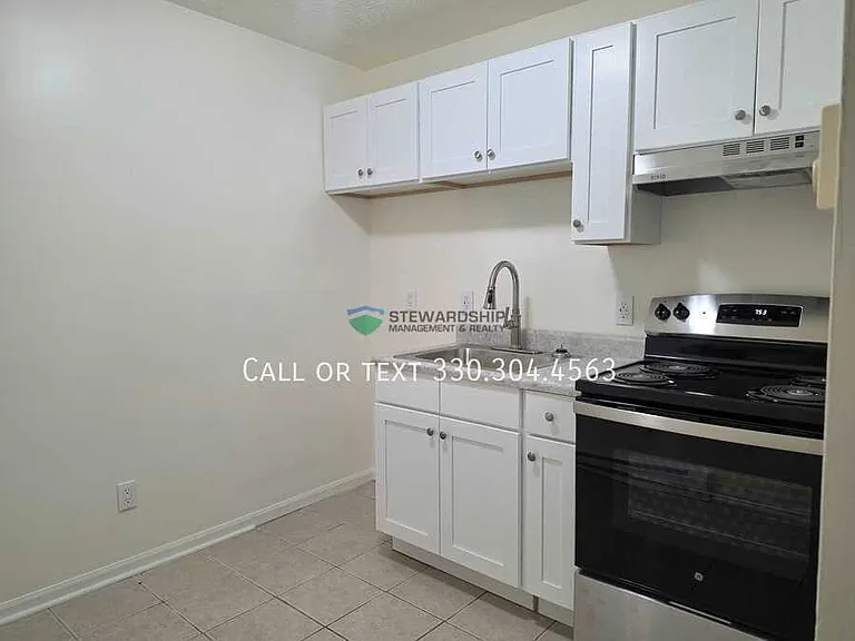 Village Woods Apartments — Photo 8