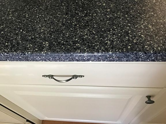 3rd image of 1389 ROSE HILL Drive E