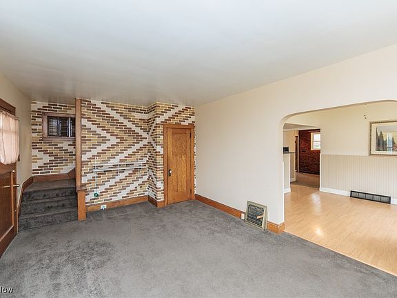5th image of 1538 Tonawanda Ave