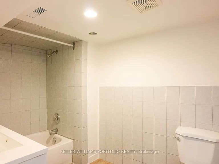 821 Gladstone Ave #LOWER — Photo 9