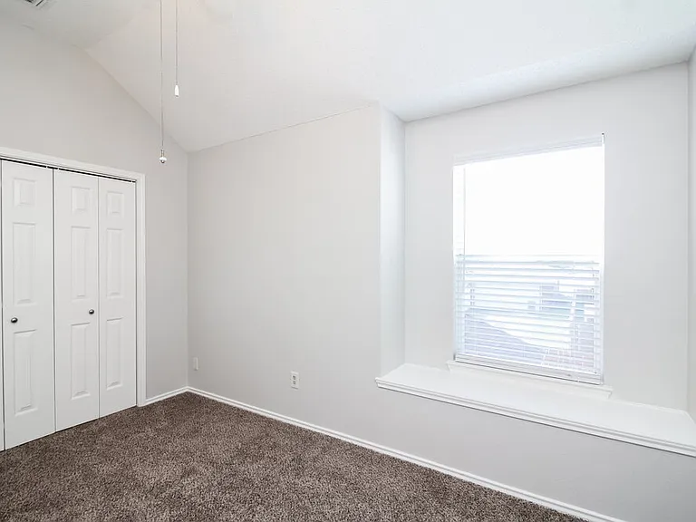 2326 Weatherby Dr — Photo 12