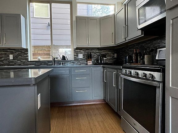 5th image of 8619 23rd Ave NE