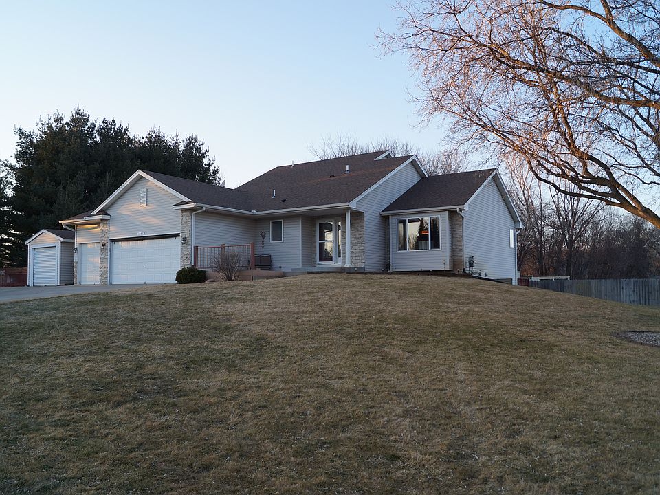 1st image of 1097 217th Ln NE