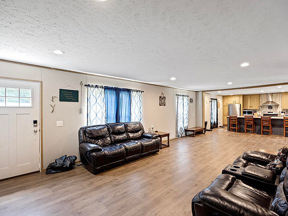 3rd image of 1389 Casa Mountain Rd
