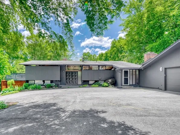 15 Lovers Ln, Southborough, MA 01772