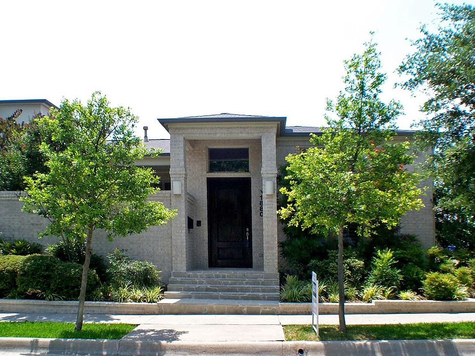 1st image of 1880 Hulen St
