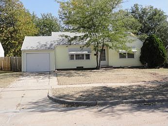 2nd image of 908 N Parkwood Ln