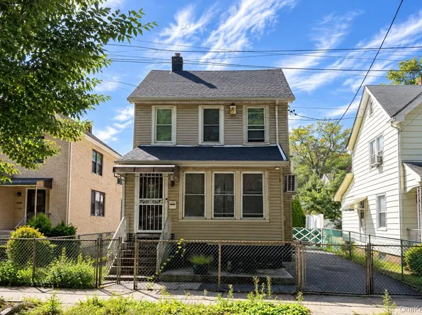 160-30 76th Road, Fresh Meadows, NY 11366