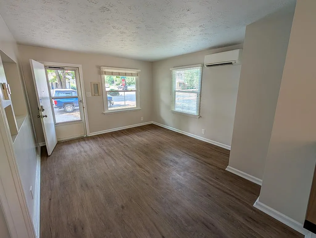 801 Spring Ave — Photo 3