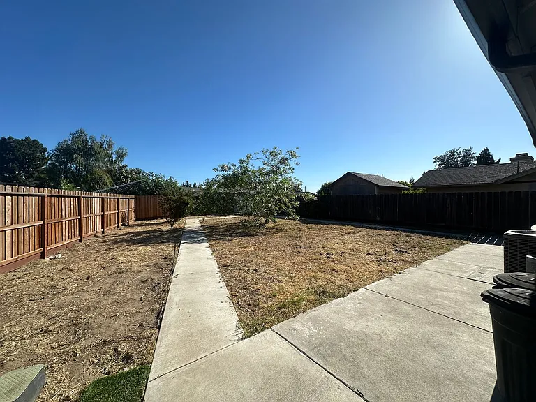 365 Diane Ct — Photo 15