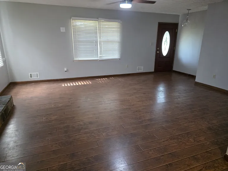 214 Candler Rd — Photo 2