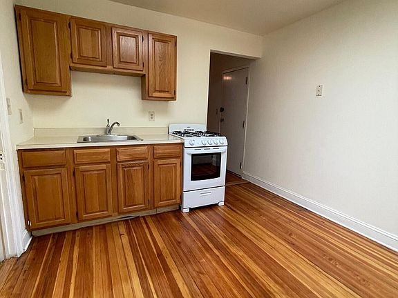 5th image of 375 Greenwich Ave #10