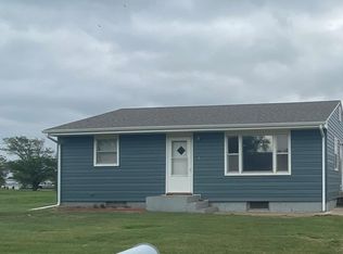 412 S 7th St, Wakeeney, KS 67672