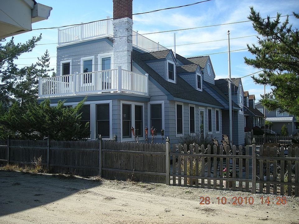 2nd image of 116 E Louisiana Ave