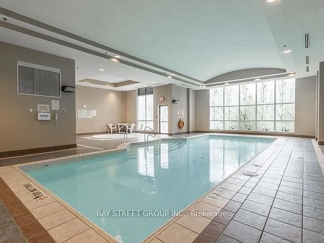 7 Lorraine Dr #1701 — Photo 16