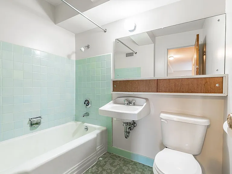 The Queensborough Apartments — Photo 63