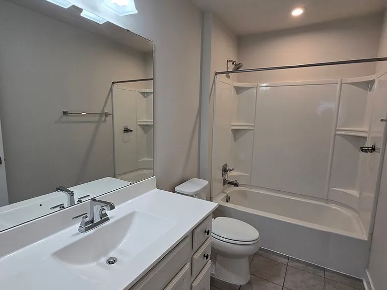 230 Green Lake Rd — Photo 13