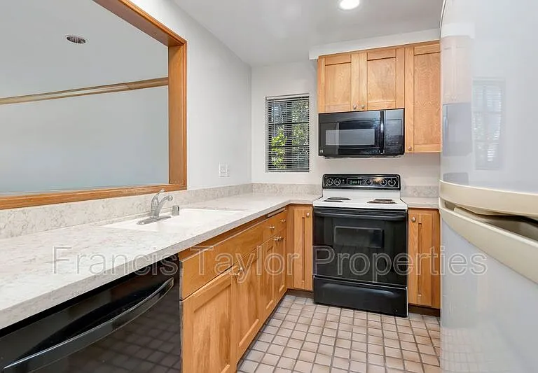 8840 Villa La Jolla Dr #211 — Photo 11