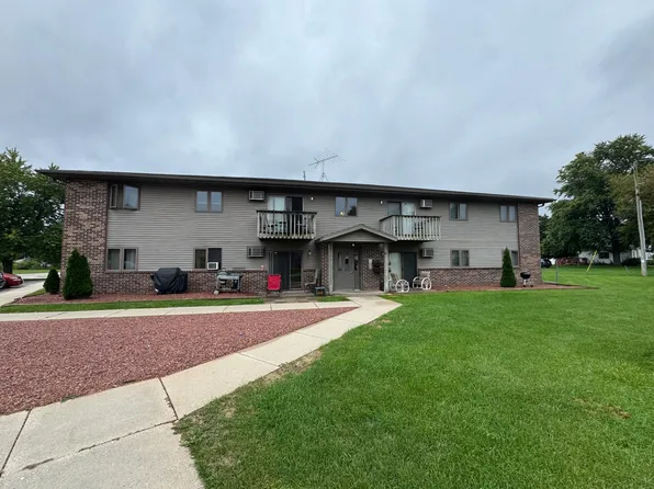 131 Elm St #7, Kewaskum, WI 53040