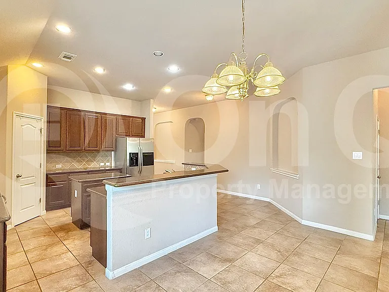 1621 Liberty Oaks Blvd — Photo 23