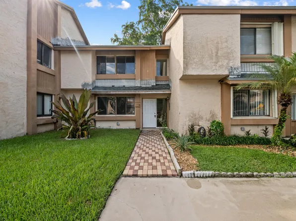 32 Wimbledon Lake Dr #221, Fort Lauderdale, FL 33324