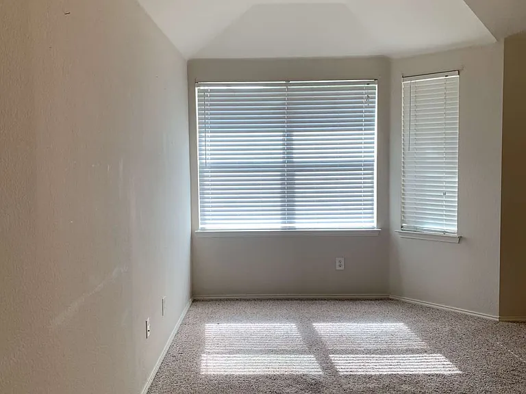 208 N Rolling Meadows Dr — Photo 10