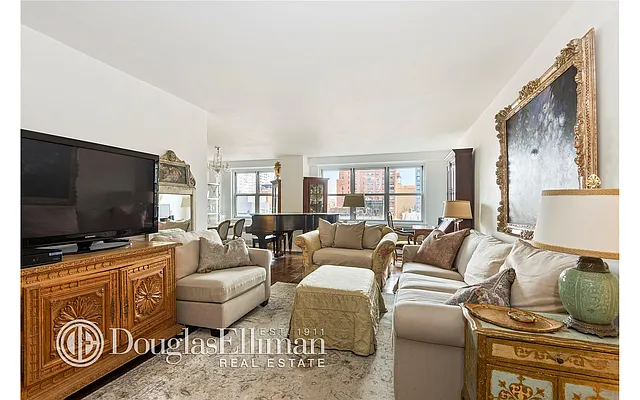 Sold by Douglas Elliman | media 20