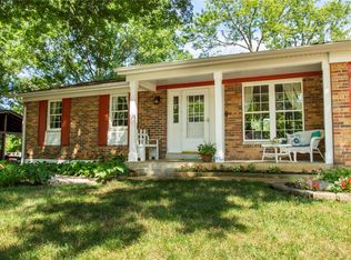 1470 Premio Dr, Fenton, MO 63026