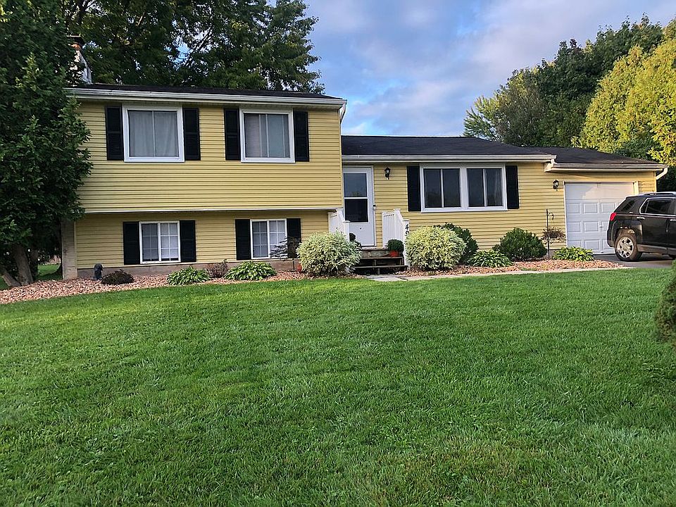 1st image of 4930 Dahlia Cir