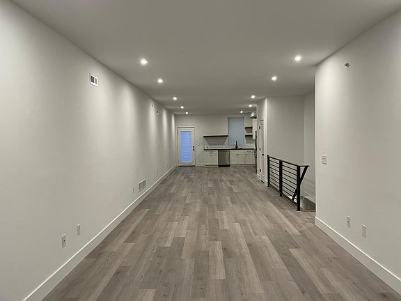4th image of 2631 W Oxford St APT 1