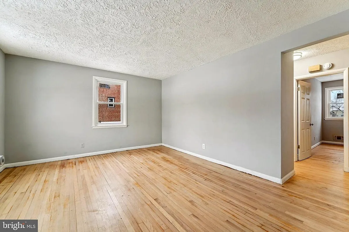 Building Photo - 2711 Shirey Ave #1