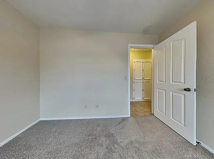 1699 Valley Meadows Dr #5 photo 1