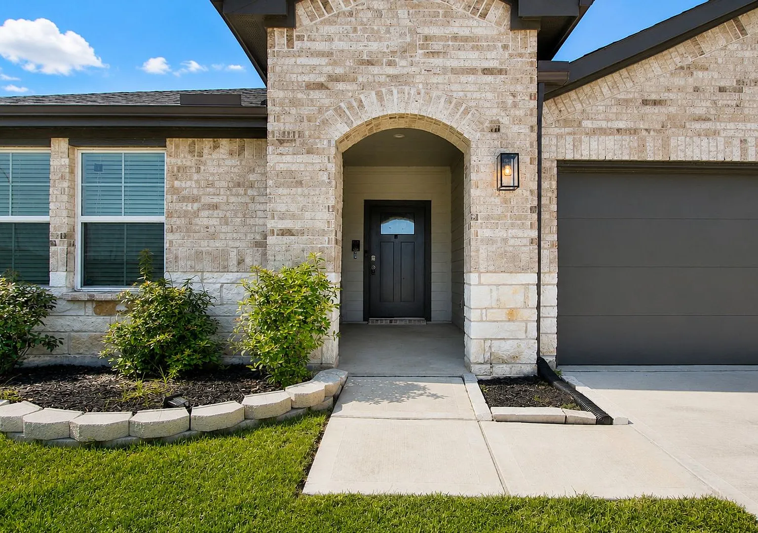 For Lease | 4 Bed, 2 Bath | 2,100 Sq Ft | Tamarron West Community | — Photo 1