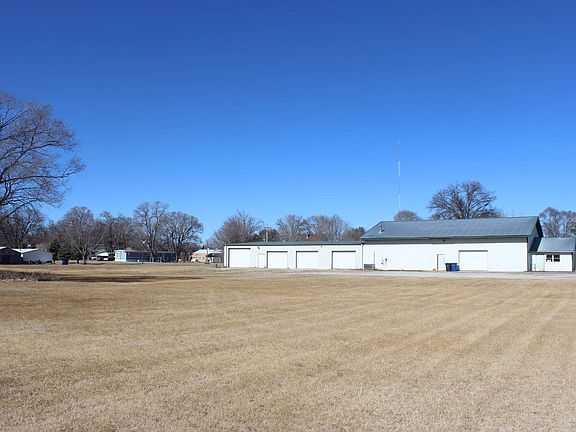 2nd image of 307 N Highway 183