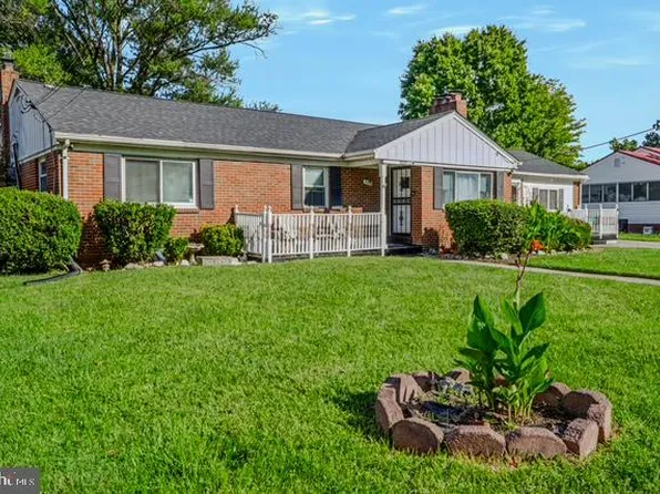 5707 Center Dr, Temple Hills, MD 20748