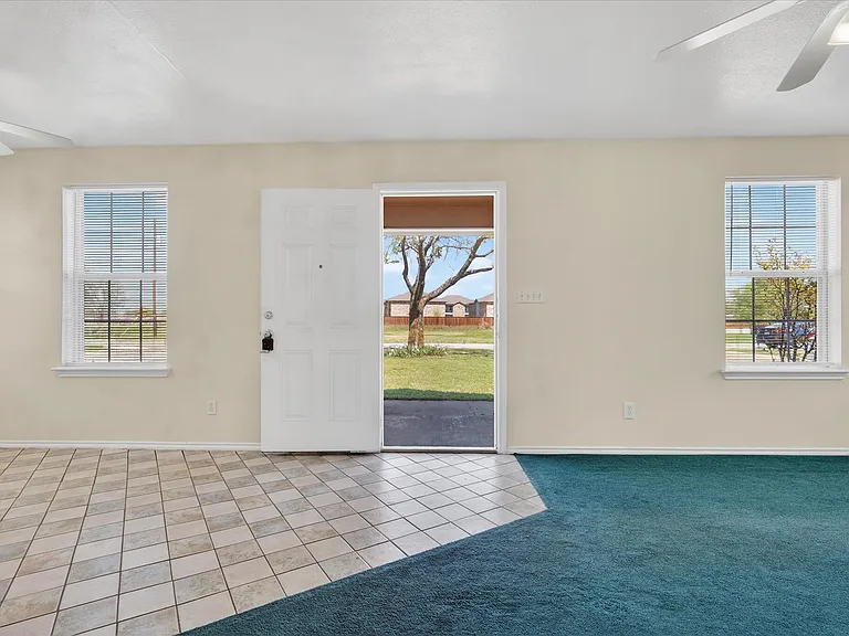 509 W Cedar St — Photo 2