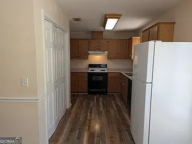 3 bed, 1240 sqft, $1,600 — Photo 4