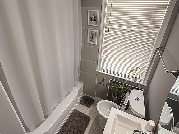 2nd image of 1534 E Cold Spring Ln #2