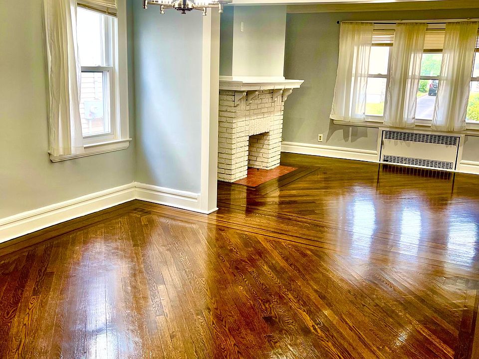 1st image of 11 Henry Pl Floor 1