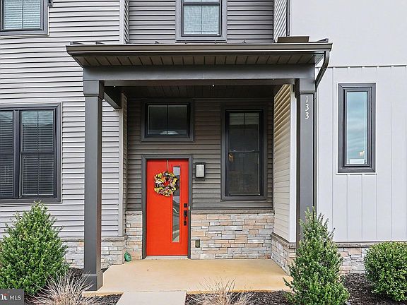 3rd image of 133 Larkin Dr