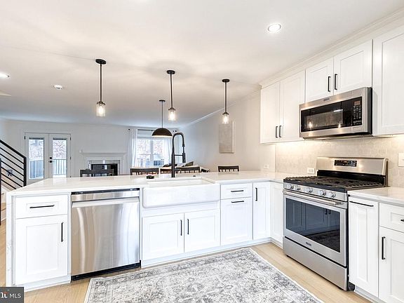 3rd image of 11932 Thurloe Dr