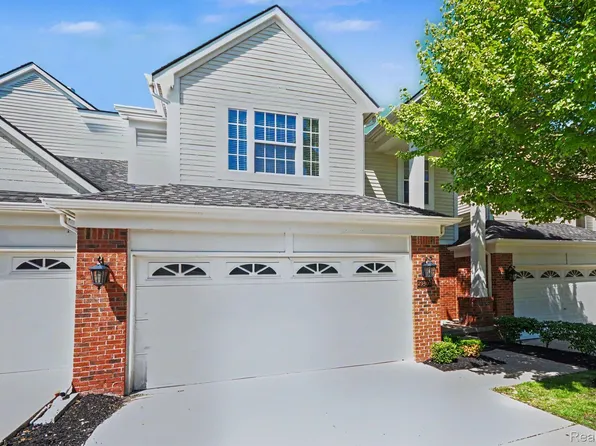 29307 Douglas Dr, Novi, MI 48377