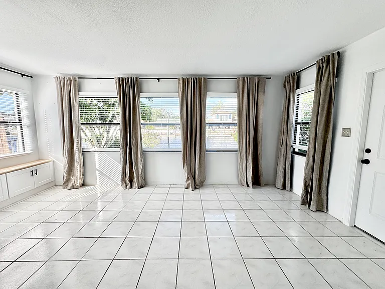 4335 Floramar Ter — Photo 32