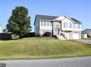 169 Marlowe Dr, Inwood, WV 25428