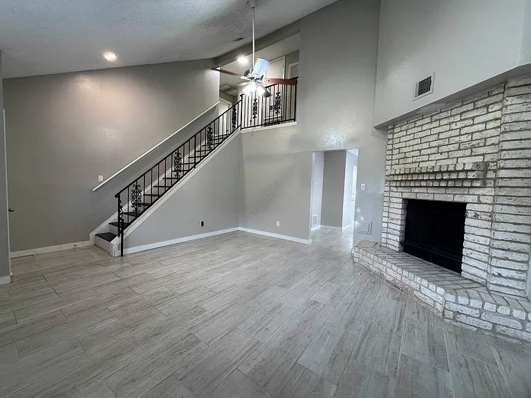 9414 Crystal Cove Cir — Photo 1